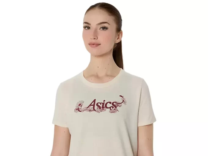 CAMISETA DE MANGA CORTA CON LETRAS FLORALES DE ASICS PARA MUJER