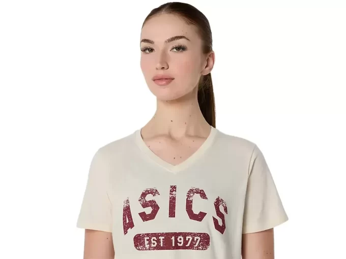 CAMISETA DE MANGA CORTA PARA MUJER EST. 1977 CON CUELLO EN V