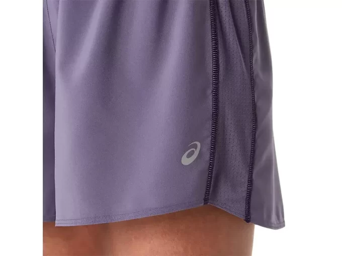 PANTALÓN CORTO ASICS PLATA DE 4 PULGADAS