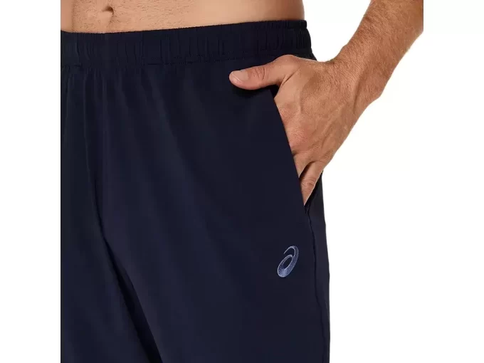 PANTALÓN TEJIDO CON BORDADO EN ESPIRAL DE ASICS