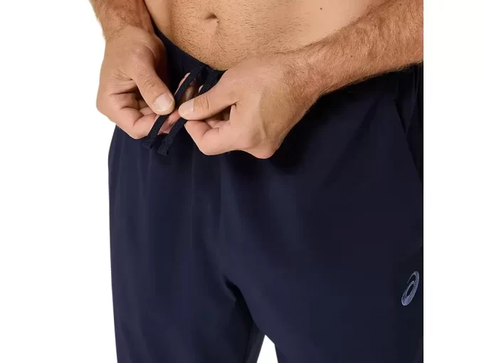 PANTALÓN TEJIDO CON BORDADO EN ESPIRAL DE ASICS