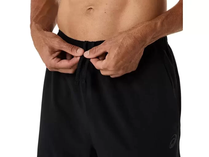 PANTALÓN TEJIDO CON BORDADO EN ESPIRAL DE ASICS