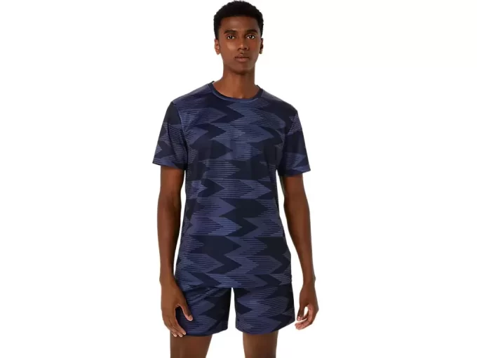 TOP DE MANGA CORTA CON ESTAMPADO COMPLETO DE TEMPORADA