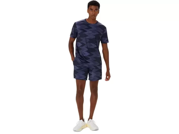 TOP DE MANGA CORTA CON ESTAMPADO COMPLETO DE TEMPORADA